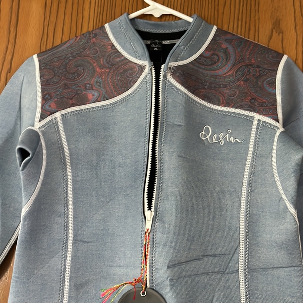 Resin Obsidian Rash Guard - Picture 5 of 9